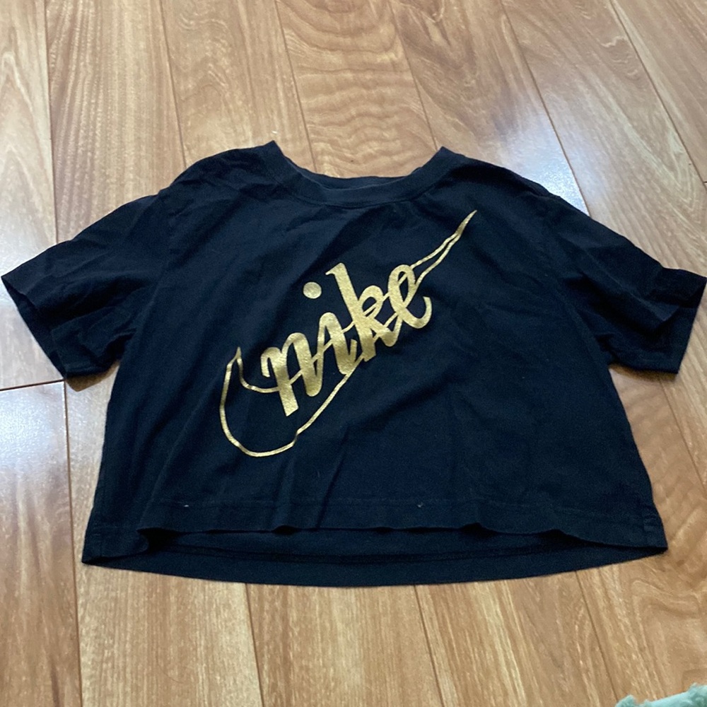 XS NIKE crop top